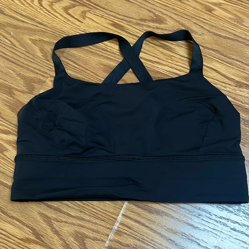 Black Lululemon sports bra